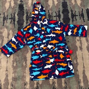 Hooded towel robe size 7/8